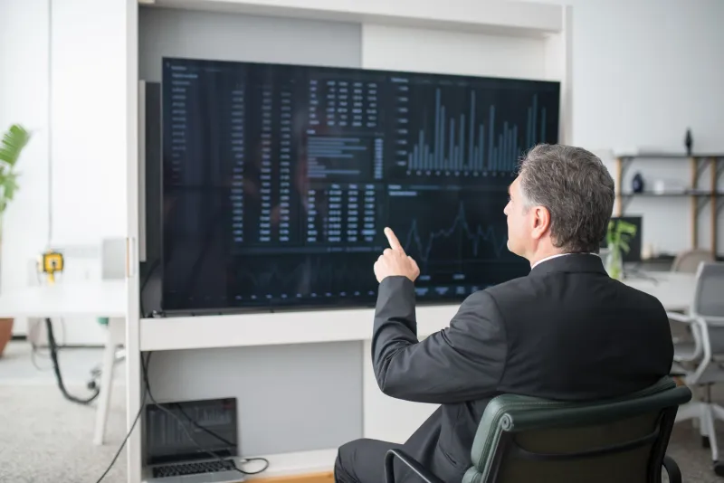 Too Many Eyes, Too Little Clarity: The Monitoring Overload Problem Undermining Leadership Decisions